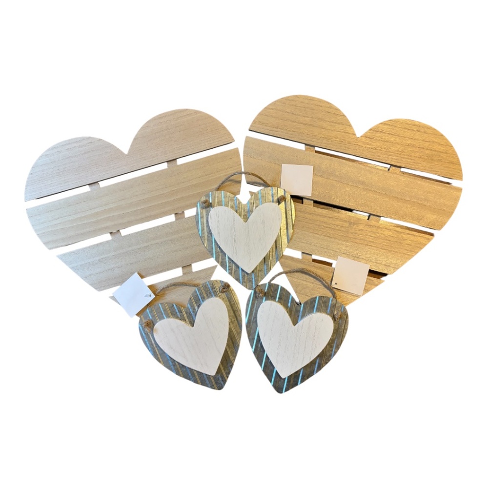 NWT Valentine's Day Heart Decor